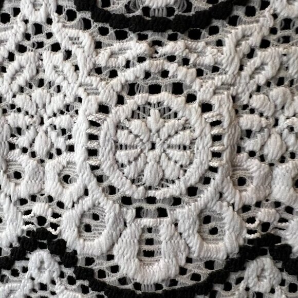 NWT Guess Los Angeles Black & White Scallop Crochet Mini Dress, Size 4 - Picture 6 of 16